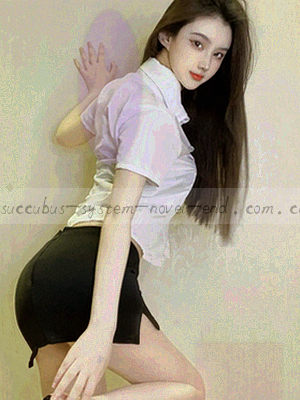 《热度观察室》小说封面，屏幕上滚动的讨论列表